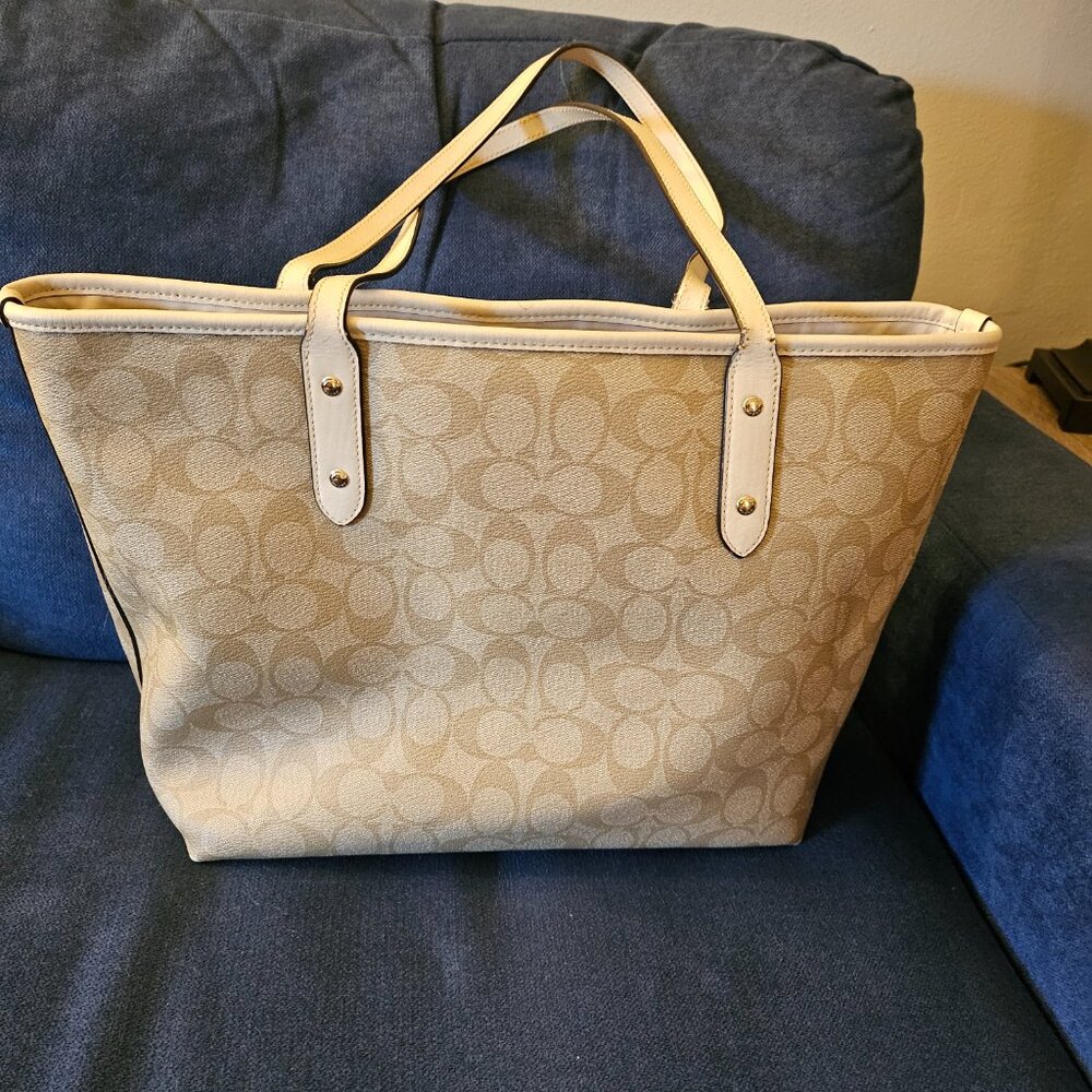 Coach Purse - Picture 3 of 4